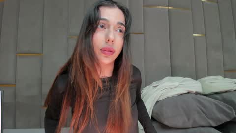 Snapshot of evalims chatting on 22, 12, 2025 EVA online show from 22, 12, 2025