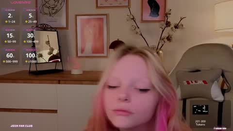 Snapshot of evangel1ne chatting on 12, 12, 2024 evangel1ne online show from 12, 12, 2024