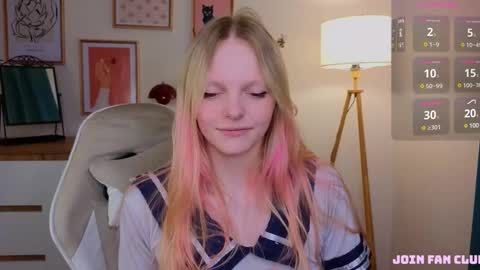 Snapshot of evangel1ne chatting on 7, 3, 2025 evangel1ne online show from 7, 3, 2025