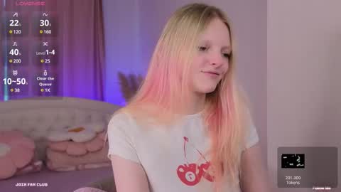 Snapshot of evangel1ne chatting on 9, 3, 2025 evangel1ne online show from 9, 3, 2025