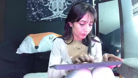 Snapshot of evangelinecors chatting on 12, 10, 2025 Eva online show from 12, 10, 2025