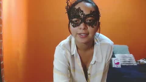 Snapshot of evangelinne_01 chatting on 21, 11, 2025 evangelinne_01 online show from 21, 11, 2025