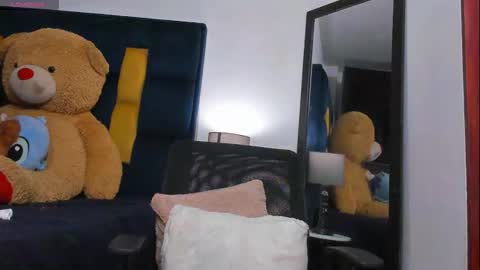 Snapshot of evansstorm01 chatting on 26, 11, 2025 online show from 26, 11, 2025