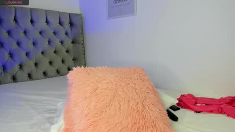 Eva Olimpo online show from 6, 3, 2026