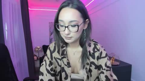 evasarazardje online show from 6, 3, 2026