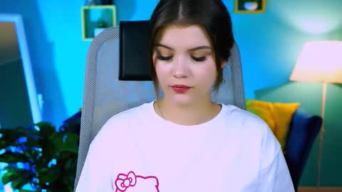 Snapshot of evathopson chatting on 14, 10, 2025 Eva next stream - - 1600 UTC2000 online show from 14, 10, 2025