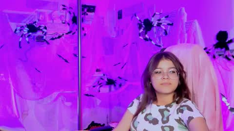 Snapshot of evathopson chatting on 30, 10, 2025 Eva next stream - - 1600 UTC2000 online show from 30, 10, 2025