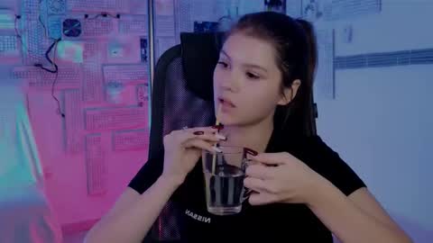 Snapshot of evathopson chatting on 20, 11, 2025 Eva next stream - - 1600 UTC2000 online show from 20, 11, 2025