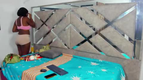 Eva And Emmanuel online show from 2, 11, 2025