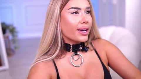 Snapshot of evazane chatting on 22, 10, 2025 Eva online show from 22, 10, 2025