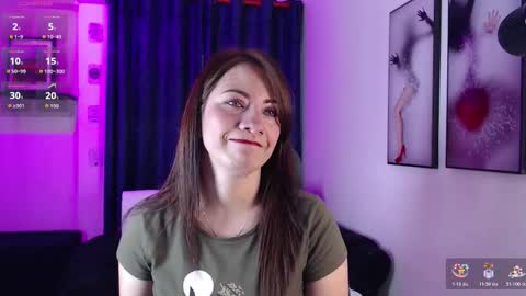 Snapshot of evee_e chatting on 19, 12, 2025 Evee online show from 19, 12, 2025