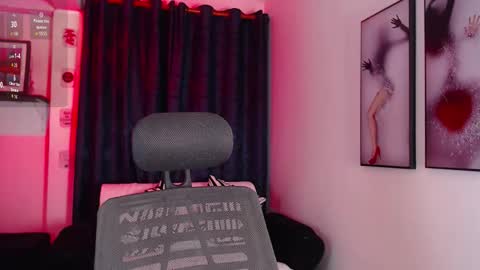 Snapshot of evee_e chatting on 20, 12, 2025 Evee online show from 20, 12, 2025