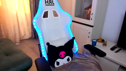 eveeevian online show from 13, 1, 2025