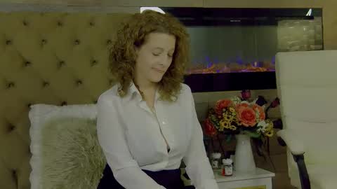 EveHamilton online show from 14, 11, 2025