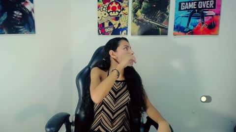 Snapshot of evelin_shy chatting on 15, 12, 2024 Evelin online show from 15, 12, 2024