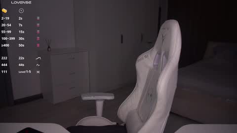 Snapshot of evelina_fox chatting on 6, 11, 2025 Evelina online show from 6, 11, 2025