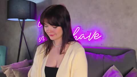 Evelina  online show from 5, 10, 2025