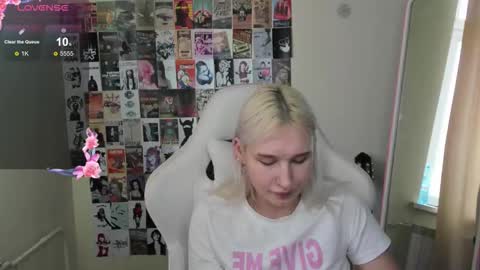 Snapshot of evelinalu chatting on 1, 3, 2026 Evelina online show from 1, 3, 2026