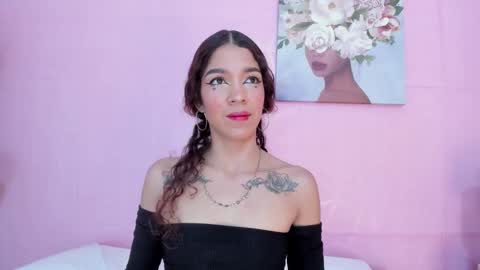 Snapshot of evelyn__rose1 chatting on 16, 3, 2026 evelyn__rose1 online show from 16, 3, 2026