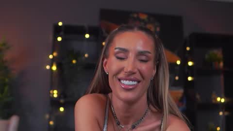 Evelyn online show from 3, 2, 2026