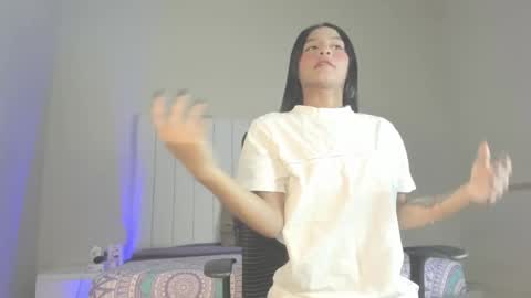 evelyn_jones__ online show from 12, 9, 2025