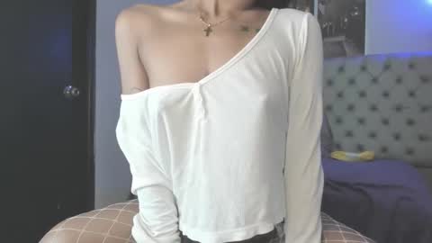 evelyn_jones__ online show from 8, 10, 2025