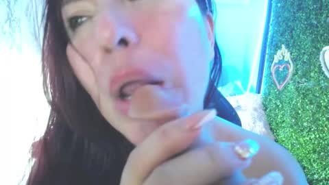 Juliana online show from 8, 3, 2025