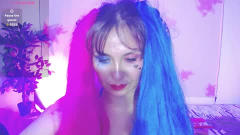 Juliana online show from 5, 10, 2025
