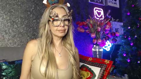 EvelynaGrey online show from 23, 12, 2024