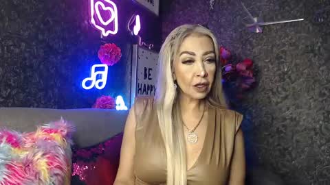 EvelynaGrey online show from 25, 1, 2025