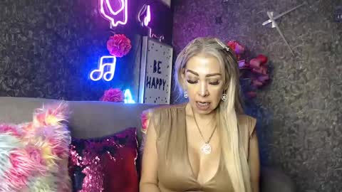 EvelynaGrey online show from 25, 1, 2025