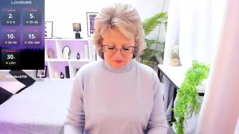 Evelyn online show from 5, 11, 2025