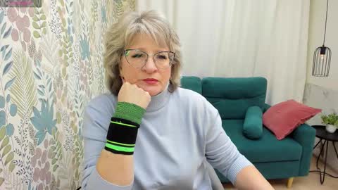 Evelyn online show from 4, 2, 2026