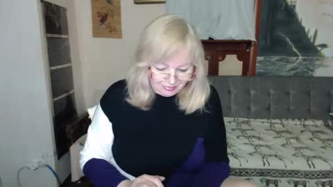 Snapshot of evelynloveshy chatting on 7, 2, 2026 BarbaraBlondy online show from 7, 2, 2026