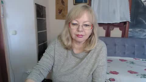 Snapshot of evelynloveshy chatting on 9, 2, 2026 BarbaraBlondy online show from 9, 2, 2026