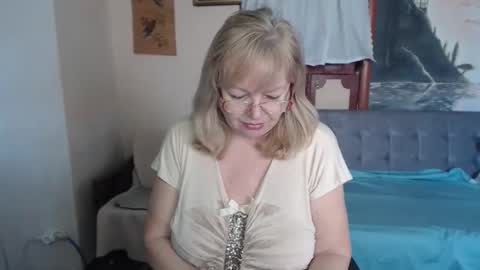 Snapshot of evelynloveshy chatting on 14, 2, 2026 BarbaraBlondy online show from 14, 2, 2026