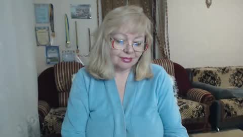 Snapshot of evelynloveshy chatting on 28, 2, 2026 BarbaraBlondy online show from 28, 2, 2026