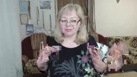Snapshot of evelynloveshy chatting on 1, 3, 2026 BarbaraBlondy online show from 1, 3, 2026