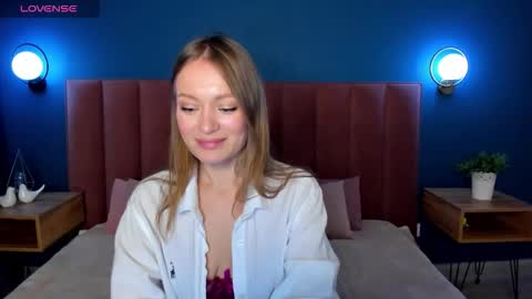 Snapshot of evelynpoole chatting on 10, 9, 2025 Evelyn online show from 10, 9, 2025