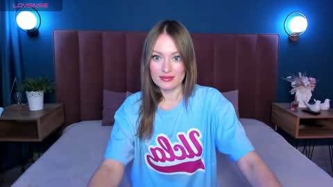 Snapshot of evelynpoole chatting on 23, 11, 2025 Evelyn online show from 23, 11, 2025