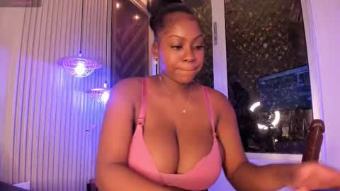 EvelynZoee online show from 8, 10, 2025