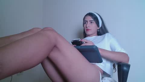 Snapshot of everly_monroe chatting on 10, 11, 2025 everly_monroe online show from 10, 11, 2025