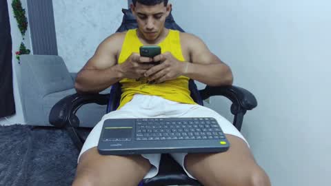 Snapshot of evessinn chatting on 17, 10, 2025 luis online show from 17, 10, 2025