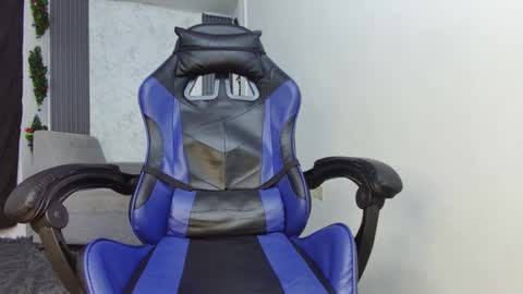 Snapshot of evessinn chatting on 22, 10, 2025 luis online show from 22, 10, 2025