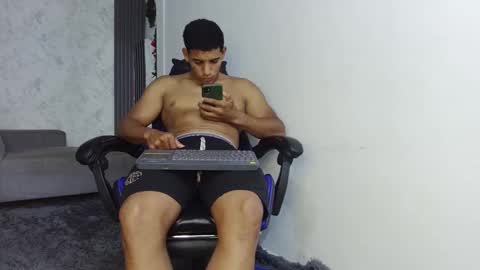 Snapshot of evessinn chatting on 24, 11, 2025 luis online show from 24, 11, 2025