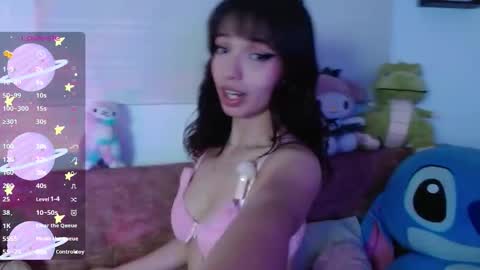 Snapshot of evie_cloud chatting on 8, 11, 2025 Evie Cloud online show from 8, 11, 2025