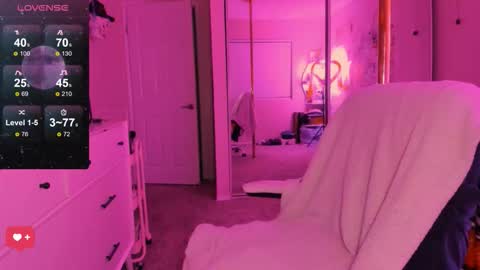 Snapshot of evie_luna chatting on 2, 10, 2025 Evie Luna online show from 2, 10, 2025