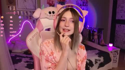 Snapshot of evie_rosen chatting on 28, 3, 2026 Evie online show from 28, 3, 2026