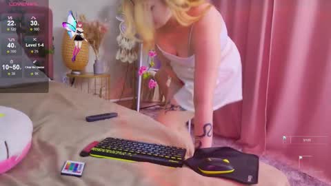 Snapshot of evie_val chatting on 8, 9, 2025 evie_val online show from 8, 9, 2025