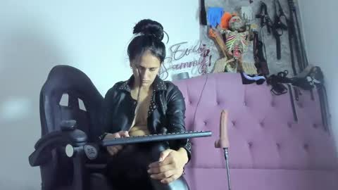 Mistress Sammy online show from 18, 11, 2025